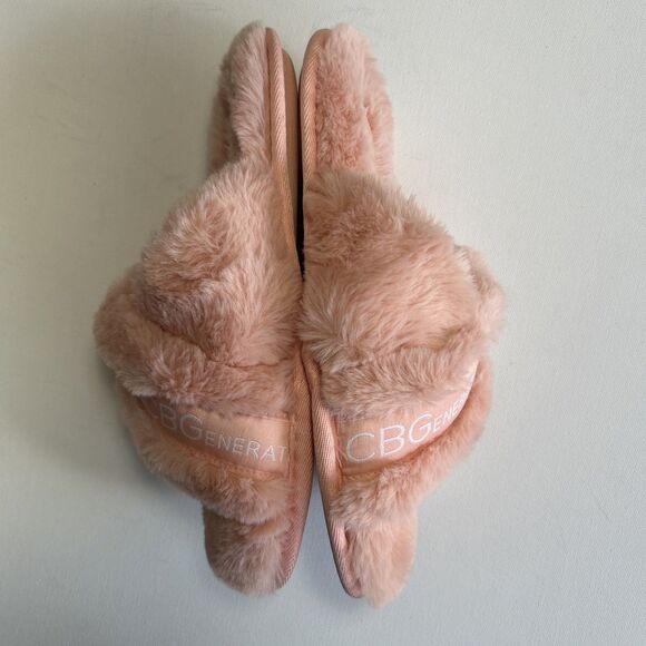 BCBG BCBGeneration PINK PLUSH FAUX FUR SLIPPERS SHOES Slides Cross-Strap M 7-8 - Picture 2 of 8